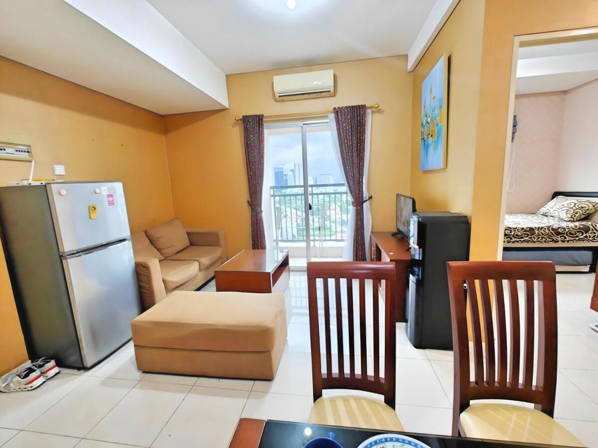 Strategic 2br Thamrin With Pool & Gym By 2ndhome Apartment